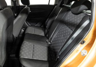 Подержанный автомобиль Kia Rio Hatchback 2018 года (10 фото)