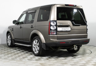 Подержанный автомобиль Land Rover Discovery 2015 года (7 фото)