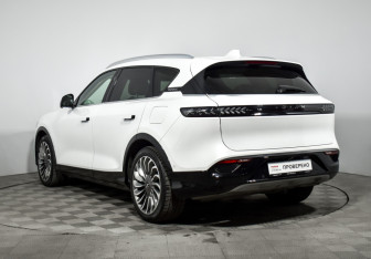 Подержанный автомобиль Voyah Free 2023 года (7 фото)