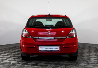 Подержанный автомобиль Opel Astra Hatchback 2008 года (6 фото)