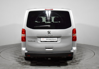 Подержанный автомобиль Peugeot Traveller 2018 года (6 фото)