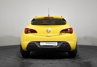 Подержанный автомобиль Opel Astra Hatchback 2013 года (6 фото)
