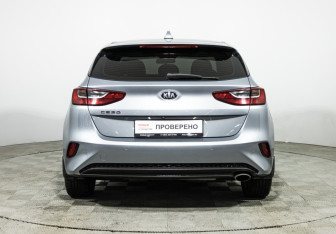 Подержанный автомобиль Kia Ceed Hatchback 2019 года (6 фото)
