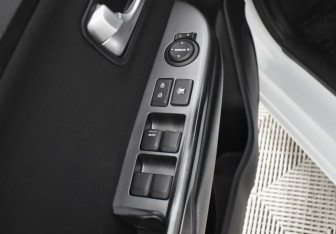 Подержанный автомобиль Kia Rio Sedan 2012 года (22 фото)