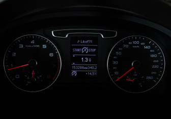 Подержанный автомобиль Audi Q3 2013 года (20 фото)