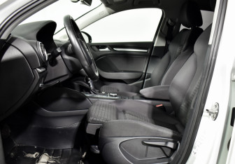 Подержанный автомобиль Audi A3 Sedan 2016 года (10 фото)