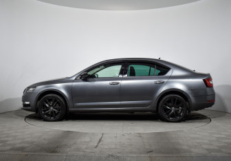 Подержанный автомобиль Skoda Octavia Liftback 2018 года (8 фото)