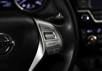 Подержанный автомобиль Nissan X-Trail 2016 года (13 фото)