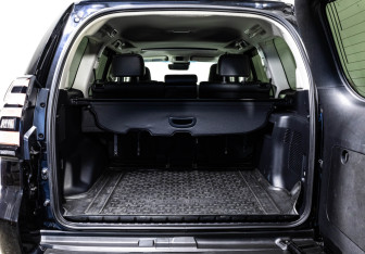 Подержанный автомобиль Toyota Land Cruiser Prado 2021 года (38 фото)