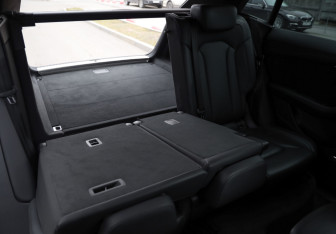 Подержанный автомобиль Audi Q8 2019 года (30 фото)