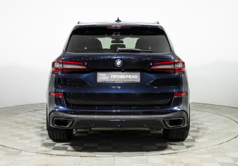 Подержанный автомобиль BMW X5 2020 года (6 фото)