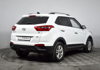 Подержанный автомобиль Hyundai Creta 2019 года (5 фото)