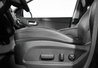 Подержанный автомобиль Hyundai Santa Fe 2017 года (10 фото)