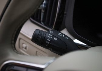 Подержанный автомобиль Volvo XC60 2021 года (14 фото)