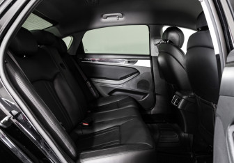 Подержанный автомобиль Hyundai Genesis 2016 года (30 фото)