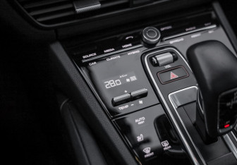 Подержанный автомобиль Porsche Cayenne 2021 года (26 фото)