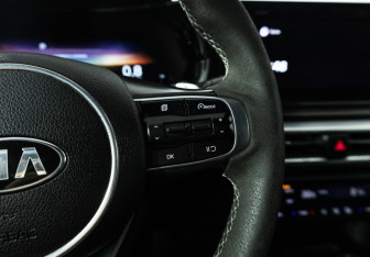 Подержанный автомобиль Kia K5 2021 года (24 фото)