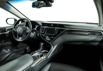 Подержанный автомобиль Toyota Camry Sedan 2019 года (9 фото)