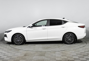 Подержанный автомобиль Москвич 6 2023 года (8 фото)