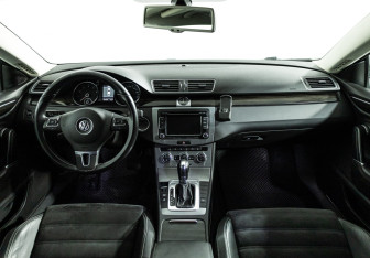 Подержанный автомобиль Volkswagen Passat CC 2012 года (13 фото)
