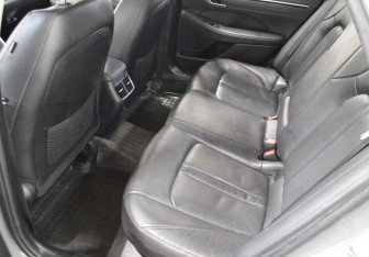 Подержанный автомобиль Hyundai Sonata 2023 года (11 фото)