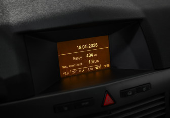 Подержанный автомобиль Opel Astra Hatchback 2006 года (13 фото)