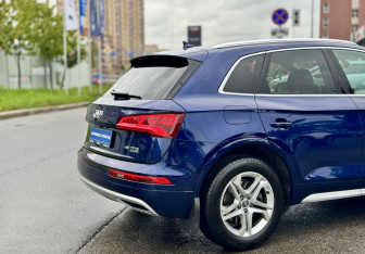 Подержанный автомобиль Audi Q5 2019 года (10 фото)