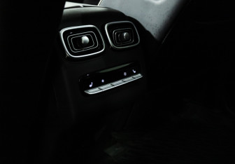 Подержанный автомобиль Jaecoo J8 2024 года (27 фото)