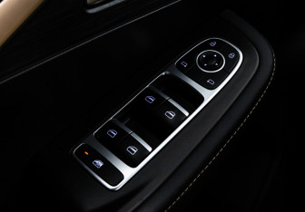 Подержанный автомобиль Omoda C5 2023 года (19 фото)