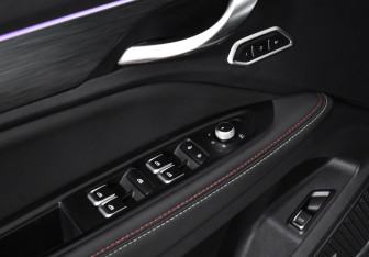 Подержанный автомобиль Geely Tugella 2022 года (10 фото)