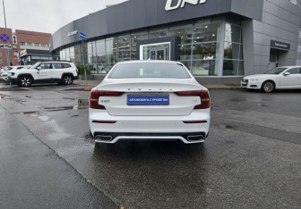 Подержанный автомобиль Volvo S60 2020 года (5 фото)