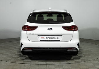 Подержанный автомобиль Kia Ceed Wagon 2019 года (6 фото)