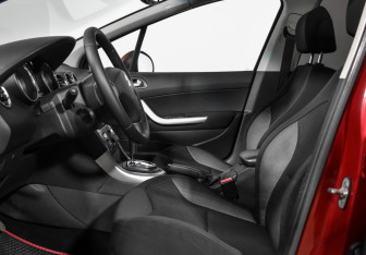 Подержанный автомобиль Peugeot 308 Hatchback 2009 года (11 фото)