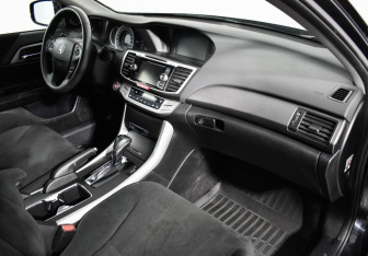 Подержанный автомобиль Honda Accord Sedan 2013 года (12 фото)