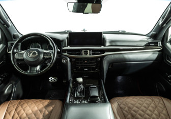 Подержанный автомобиль Lexus LX 2020 года (13 фото)