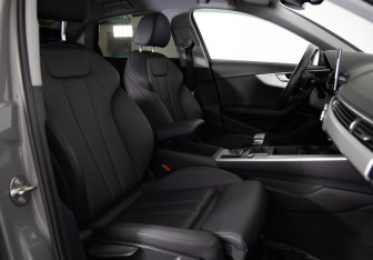 Подержанный автомобиль Audi A4 Sedan 2021 года (12 фото)