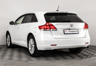 Подержанный автомобиль Toyota Venza 2011 года (7 фото)