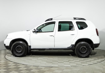Подержанный автомобиль Renault Duster 2015 года (8 фото)