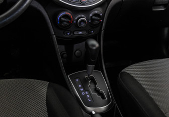 Подержанный автомобиль Hyundai Solaris Sedan 2014 года (12 фото)