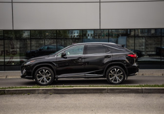 Подержанный автомобиль Lexus RX 2016 года (10 фото)