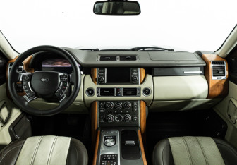 Подержанный автомобиль Land Rover Range Rover 2010 года (13 фото)
