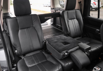 Подержанный автомобиль Land Rover Discovery 2014 года (28 фото)