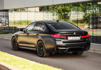 Подержанный автомобиль BMW M5 Sedan 2021 года (9 фото)