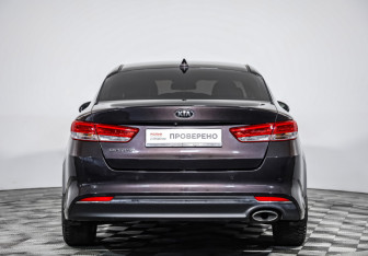 Подержанный автомобиль Kia Optima Sedan 2017 года (6 фото)