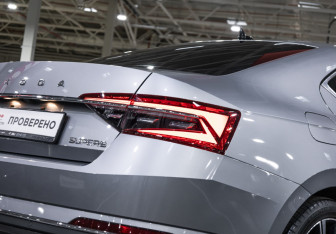 Подержанный автомобиль Skoda Superb Liftback 2024 года (10 фото)