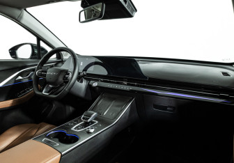 Подержанный автомобиль Omoda C5 2023 года (9 фото)