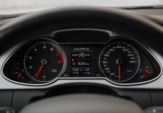 Подержанный автомобиль Audi A4 Sedan 2015 года (14 фото)