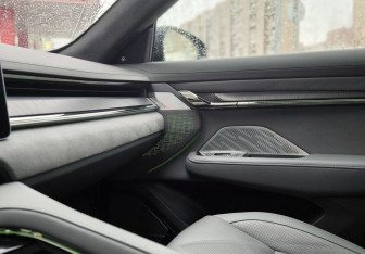 Подержанный автомобиль Zeekr 001 2023 года (25 фото)