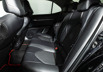 Подержанный автомобиль Toyota Camry Sedan 2021 года (10 фото)