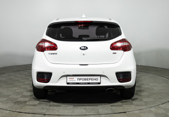 Подержанный автомобиль Kia Ceed Hatchback 2017 года (6 фото)
